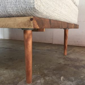 mobiliario moderno en madera